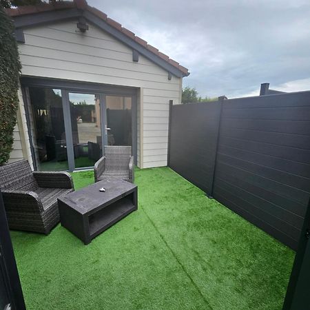 Saint-Clair-du-Rhone Hebergement Privee Jaccuzzi En Supplement מראה חיצוני תמונה