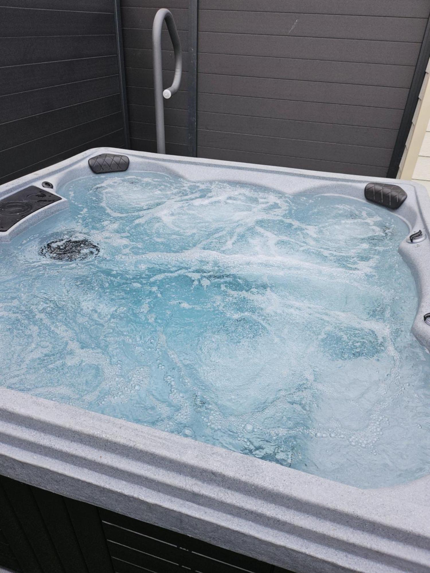 Saint-Clair-du-Rhone Hebergement Privee Jaccuzzi En Supplement מראה חיצוני תמונה