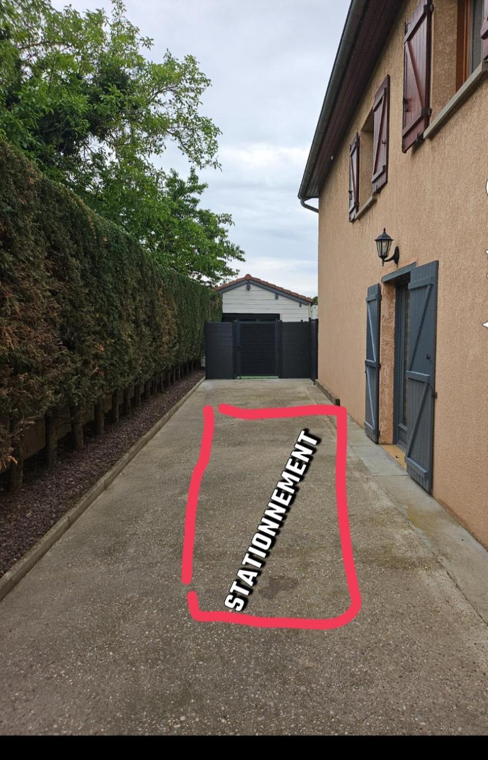 Saint-Clair-du-Rhone Hebergement Privee Jaccuzzi En Supplement מראה חיצוני תמונה