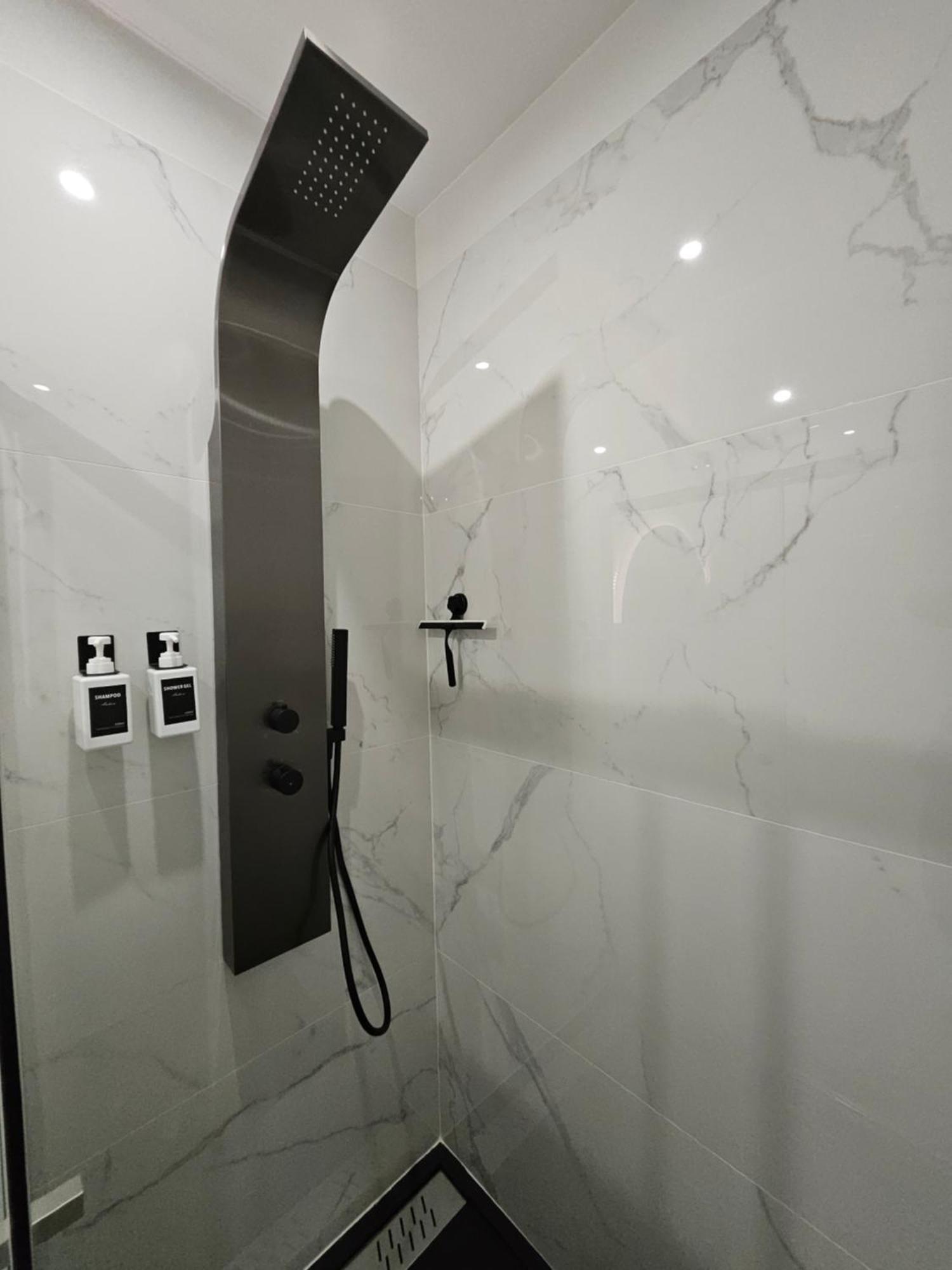 Saint-Clair-du-Rhone Hebergement Privee Jaccuzzi En Supplement מראה חיצוני תמונה