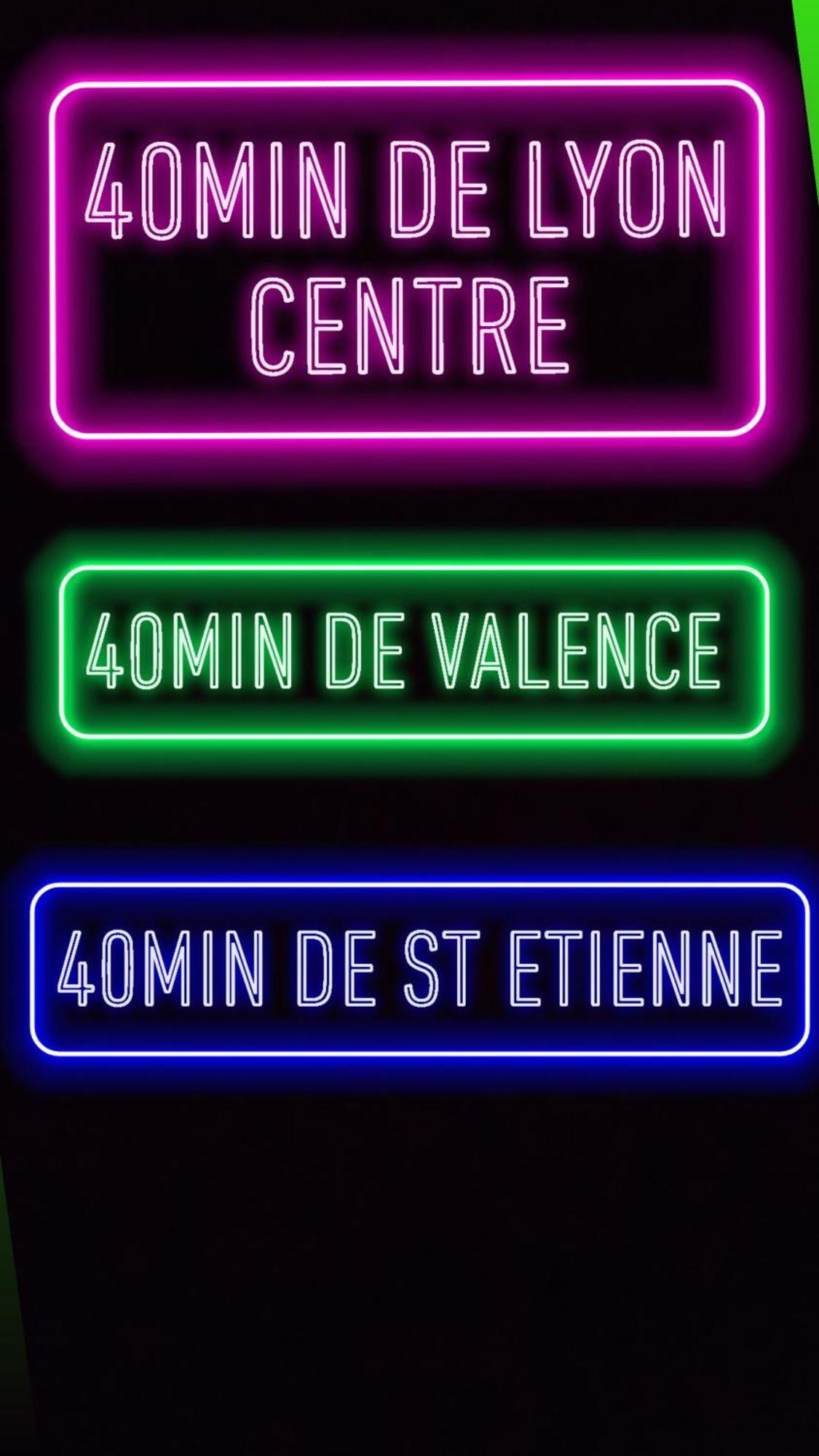 Saint-Clair-du-Rhone Hebergement Privee Jaccuzzi En Supplement מראה חיצוני תמונה